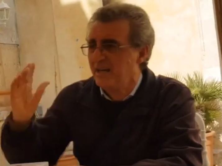 Piero Domenico Strada in un momento dell'incontro di Brindisi.